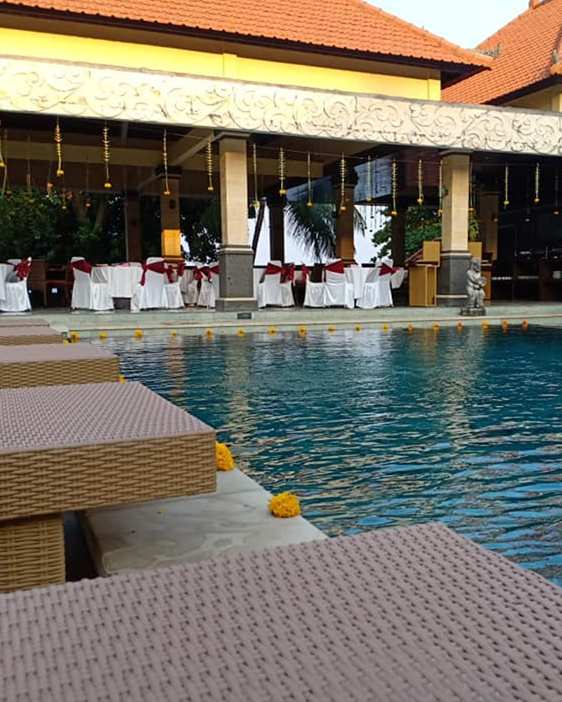 Puri Madha Dive Resort Tulamben Bali Indonesia Restaurant Dive Centre Center Rental Equipment